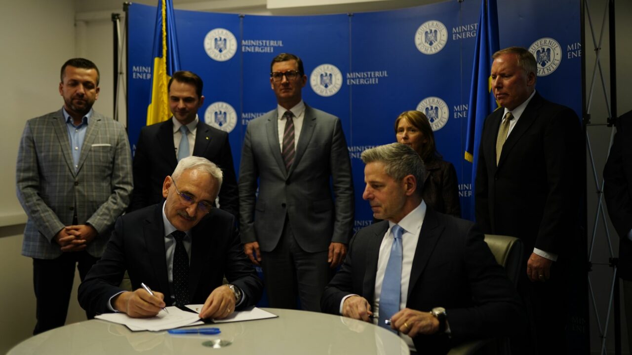 Acord major semnat de o firmă românească cu Lockheed Martin. S. Burduja: „România deja e unul dintre puținii producători de baterii la nivel mondial”