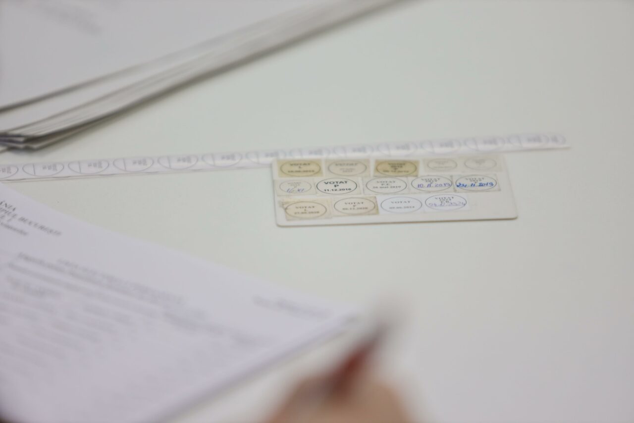 Unde votezi duminică la alegerile PARLAMENTARE. Care este PROGRAMUL secțiilor de votare din țară