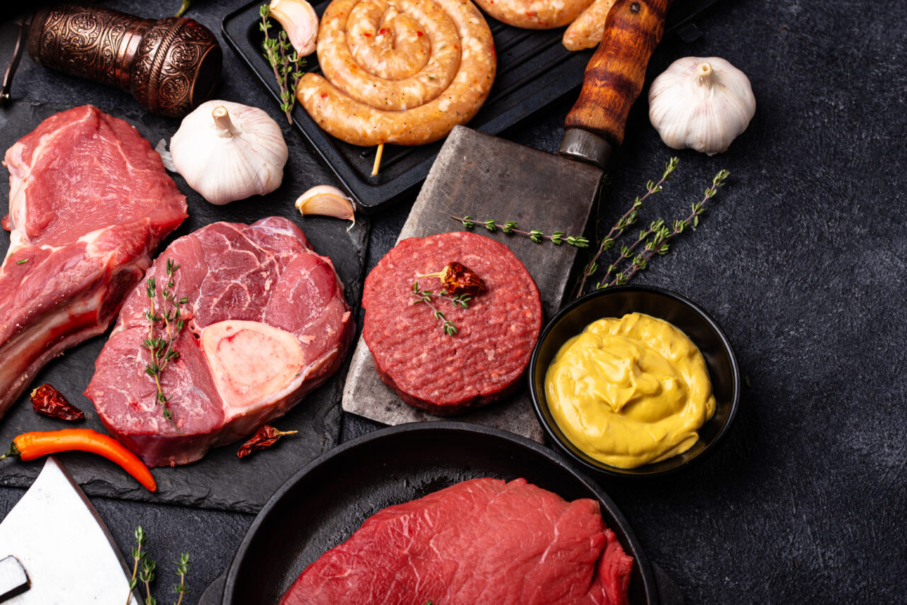 La ce temperatură se gătește CARNEA, de fapt. Riști să iei E.coli, dacă nu respecți regula