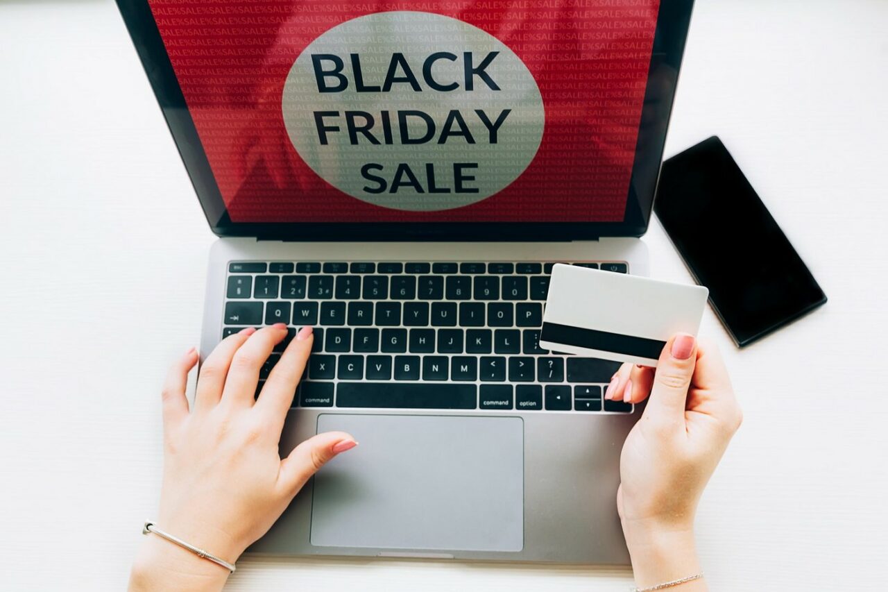 Sfaturi și soluții pentru prevenirea fraudelor online de Black Friday (COMUNICAT DE PRESĂ)