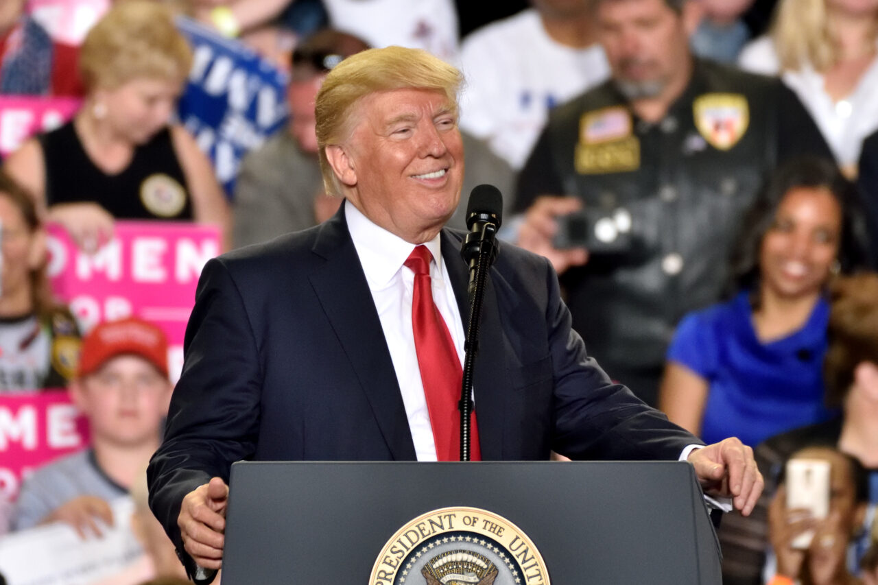 Donald Trump este în culmea fericirii. RĂZBOIUL comercial, învins de „războiul” fotbalului. SUA, Mexic și Canada vor găzdui Cupa Mondială din 2026