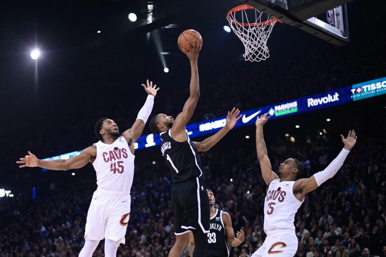Cleveland Cavaliers rămâne neînvinsă în NBA. Echipa a câștigat ultimele două partide după ce a fost condusă la o diferență considerabilă