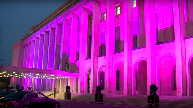 Palatul VICTORIA va fi iluminat în roz și bleu / Săptămâna Europeană a Fertilității, marcată de Guvern