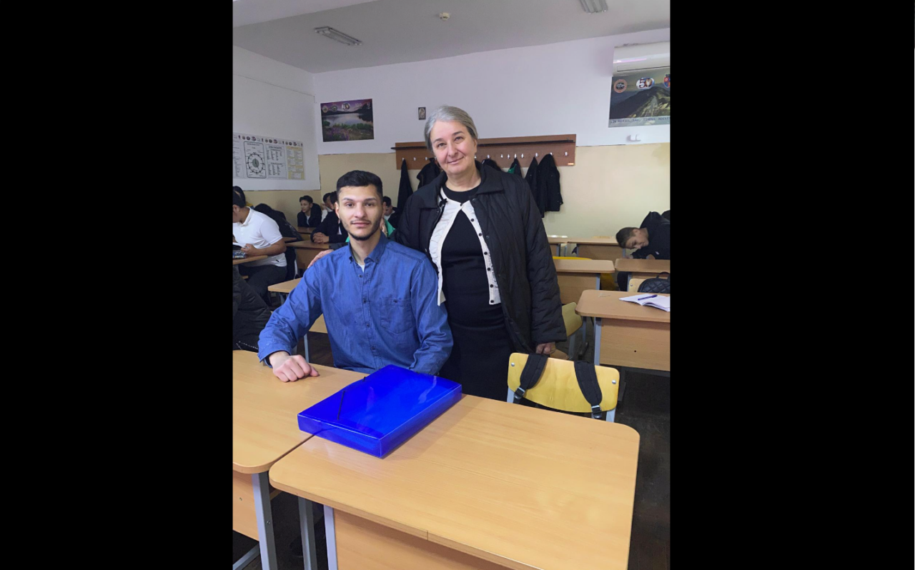 Primul deținut de la MIOVENI a început școala/”Cu inimile strânse, l-am văzut astăzi plecând singur, pe jos, spre unitatea de învățământ”