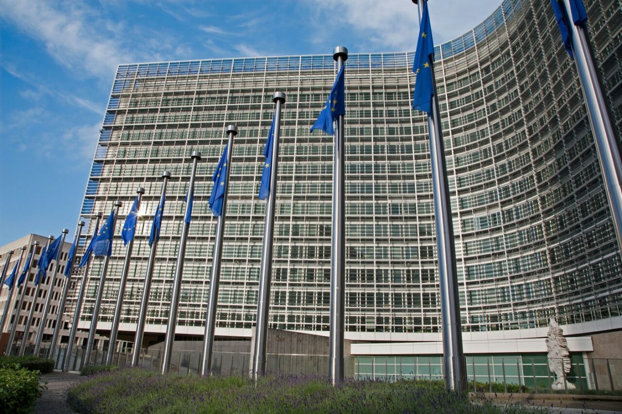 UE acuză Rusia de escaladarea conflictului din UCRAINA /„Putin joacă din nou cartea nucleară”