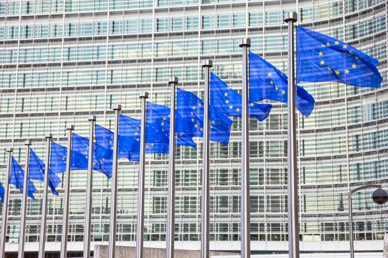 Comisia Europeană a aprobat un program al ROMÂNIEI de 578 de milioane de euro pentru susținerea firmelor care consumă multă energie