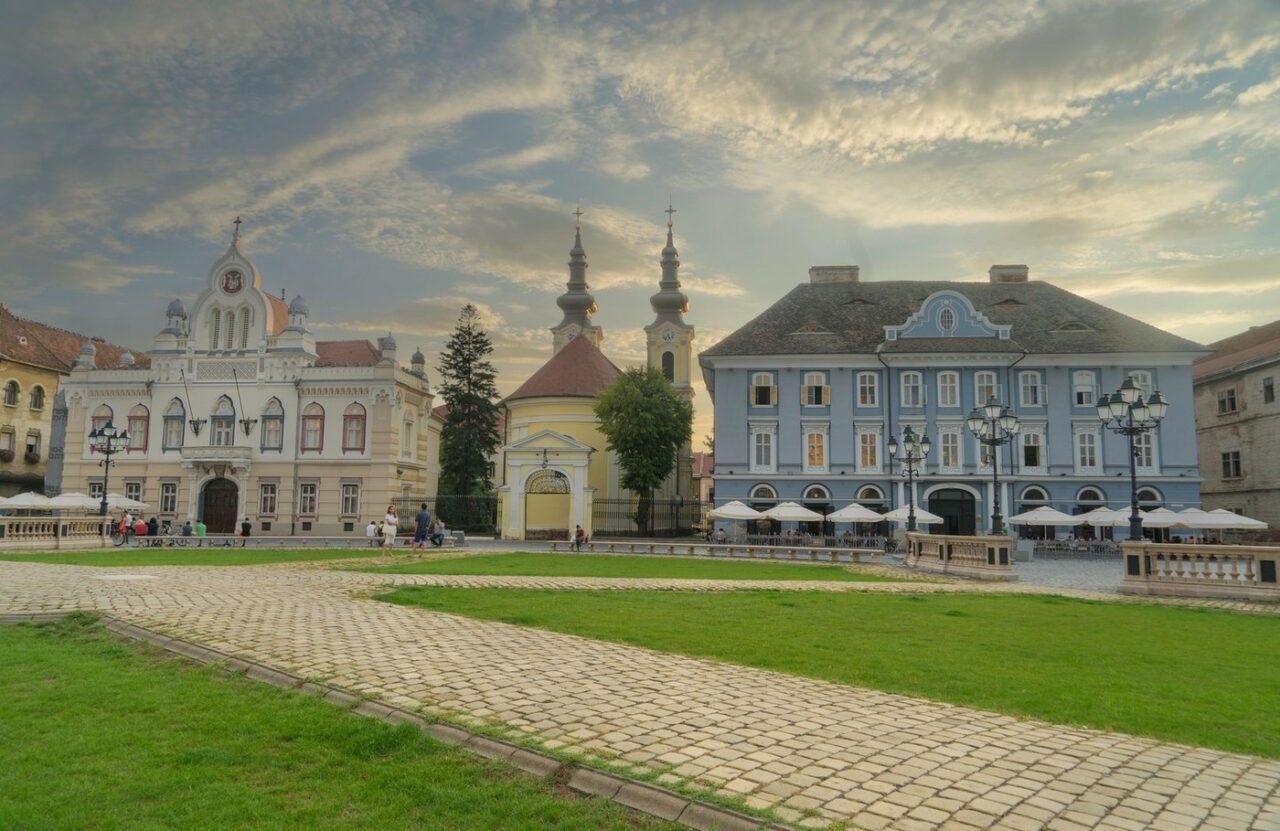 Șofer TIR român întors acasă în Dej după experiențe în străinătate | sursa foto: Gandul Șofer TIR român întors acasă în Dej după experiențe în străinătate | sursa foto: Gandul