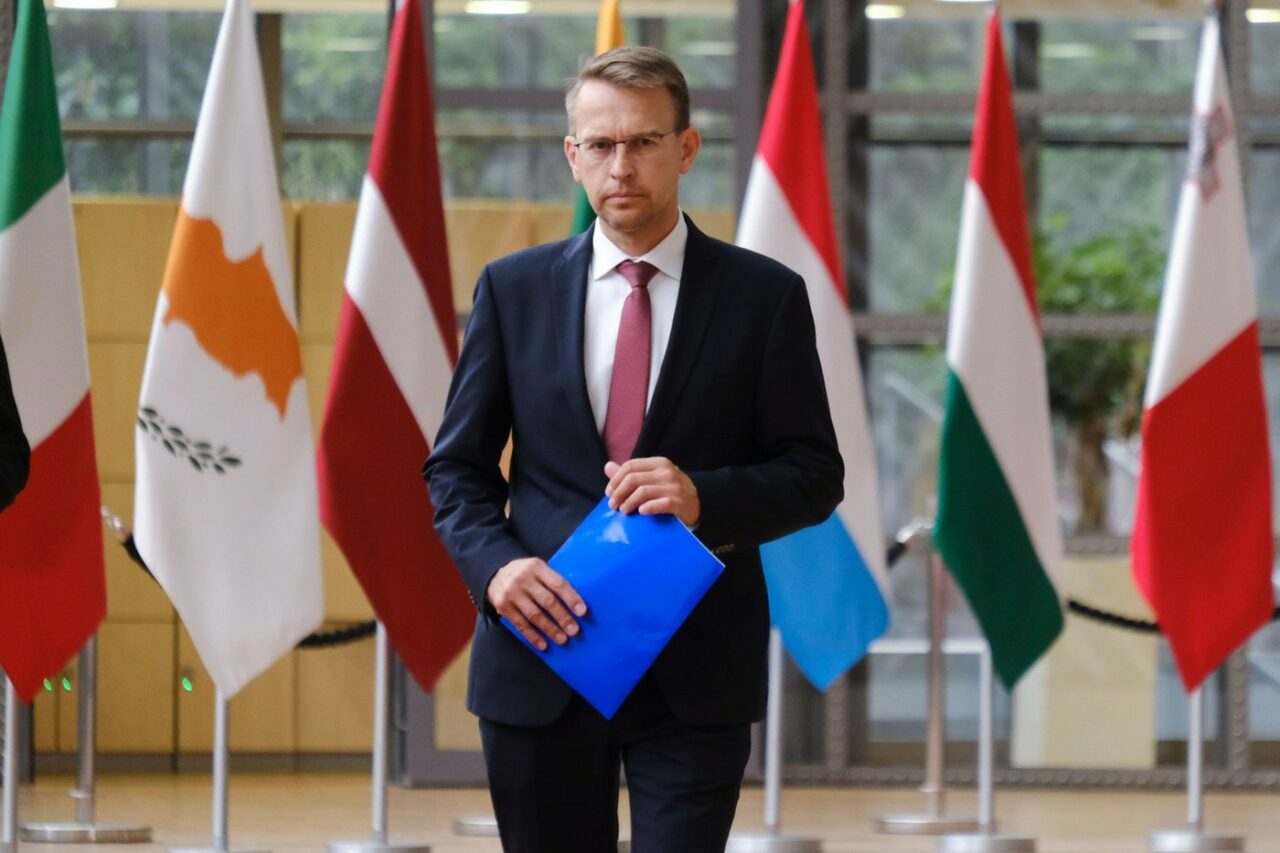 UE consideră premature discuțiile despre trimiterea de TRUPE de PACE  în Ucraina, fără însă a exclude această posibilitate