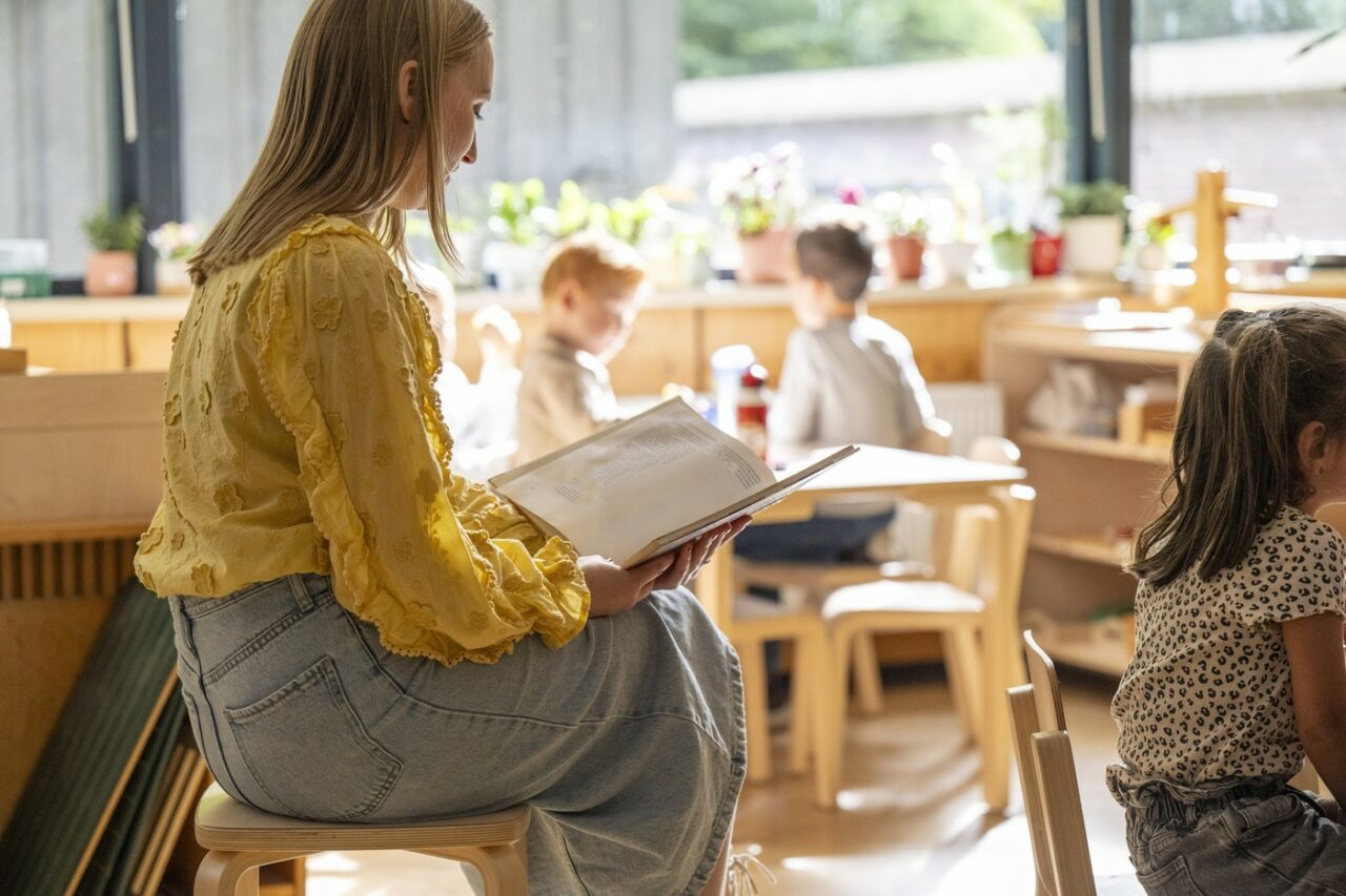 Codul bunelor maniere pentru COPII. Cele 5 reguli esențiale pentru formarea unui comportament respectuos și educat