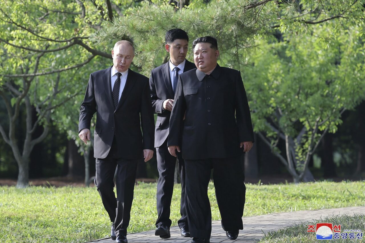 De ce a trimis Coreea de Nord trupe în sprijinul lui Putin? „Un dictator, ca un miner aflat în mină, nu poate face decât o singură GREȘEALĂ”