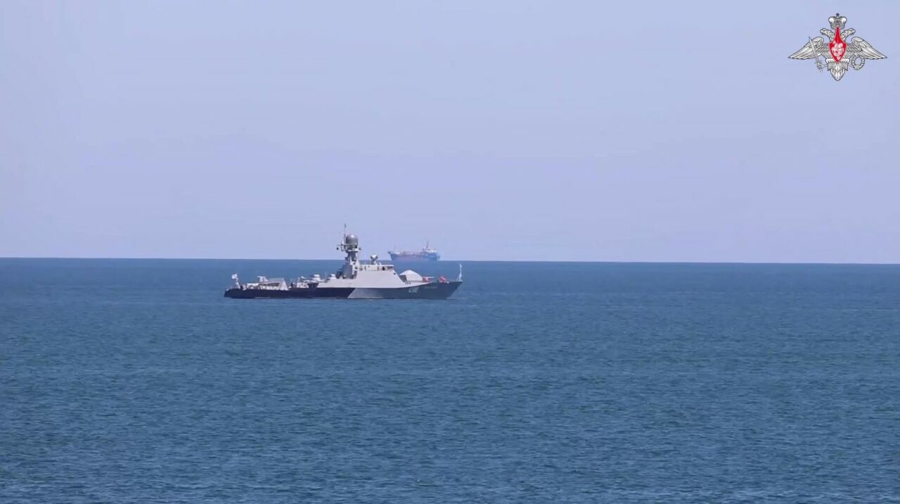 Ucraina a AVARIAT trei nave rusești din Marea Caspică într-un atac cu drone