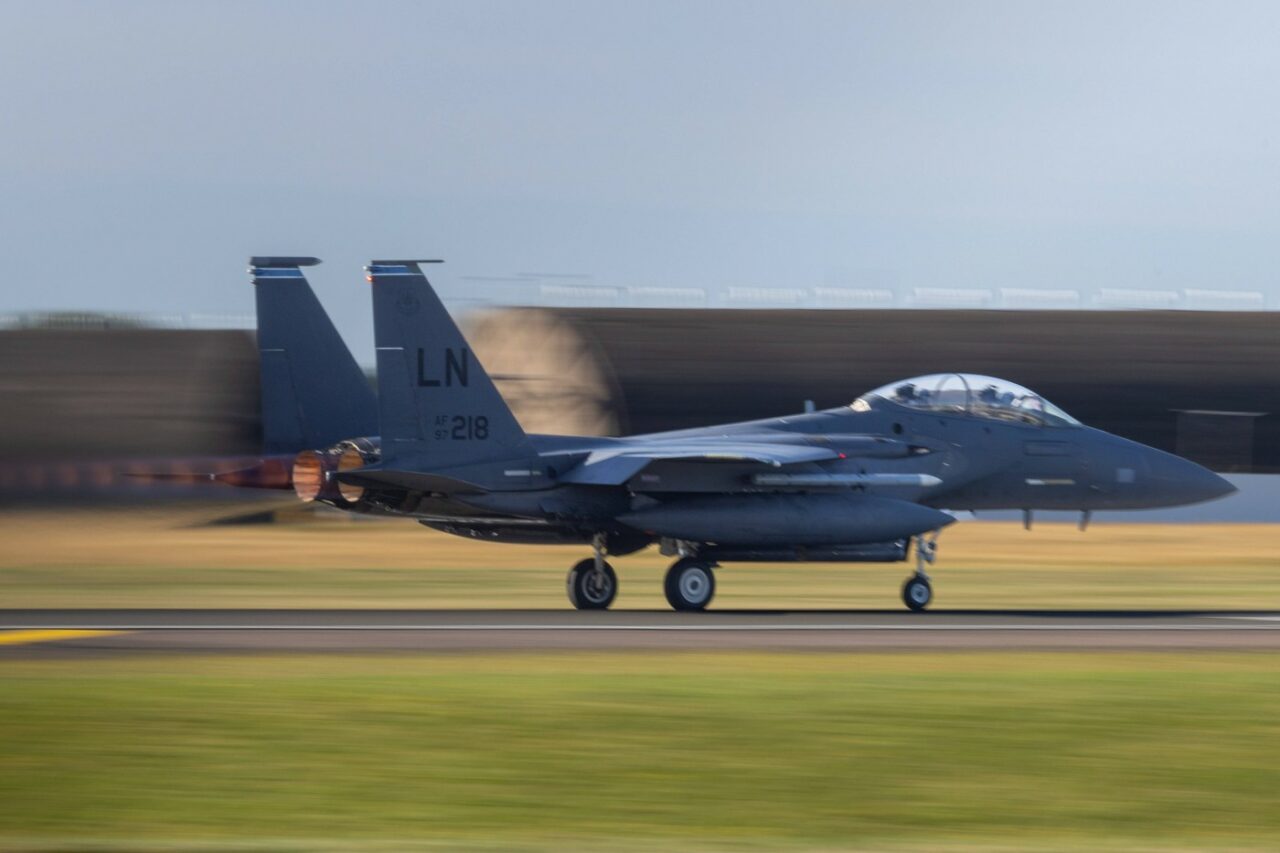 Mai multe DRONE, depistate în apropierea unor baze militare americane din Marea Britanie. Forțe britanice au fost desfășurate în zonă