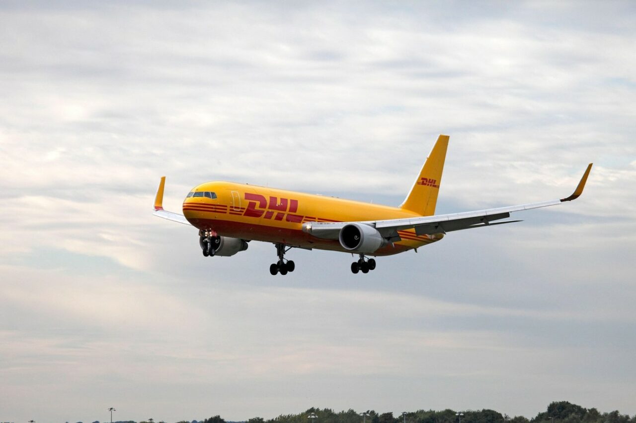 Un avion al DHL s-a prăbușit într-o zonă rezidențială din Vilnius. O persoană decedată, mai mulți răniți
