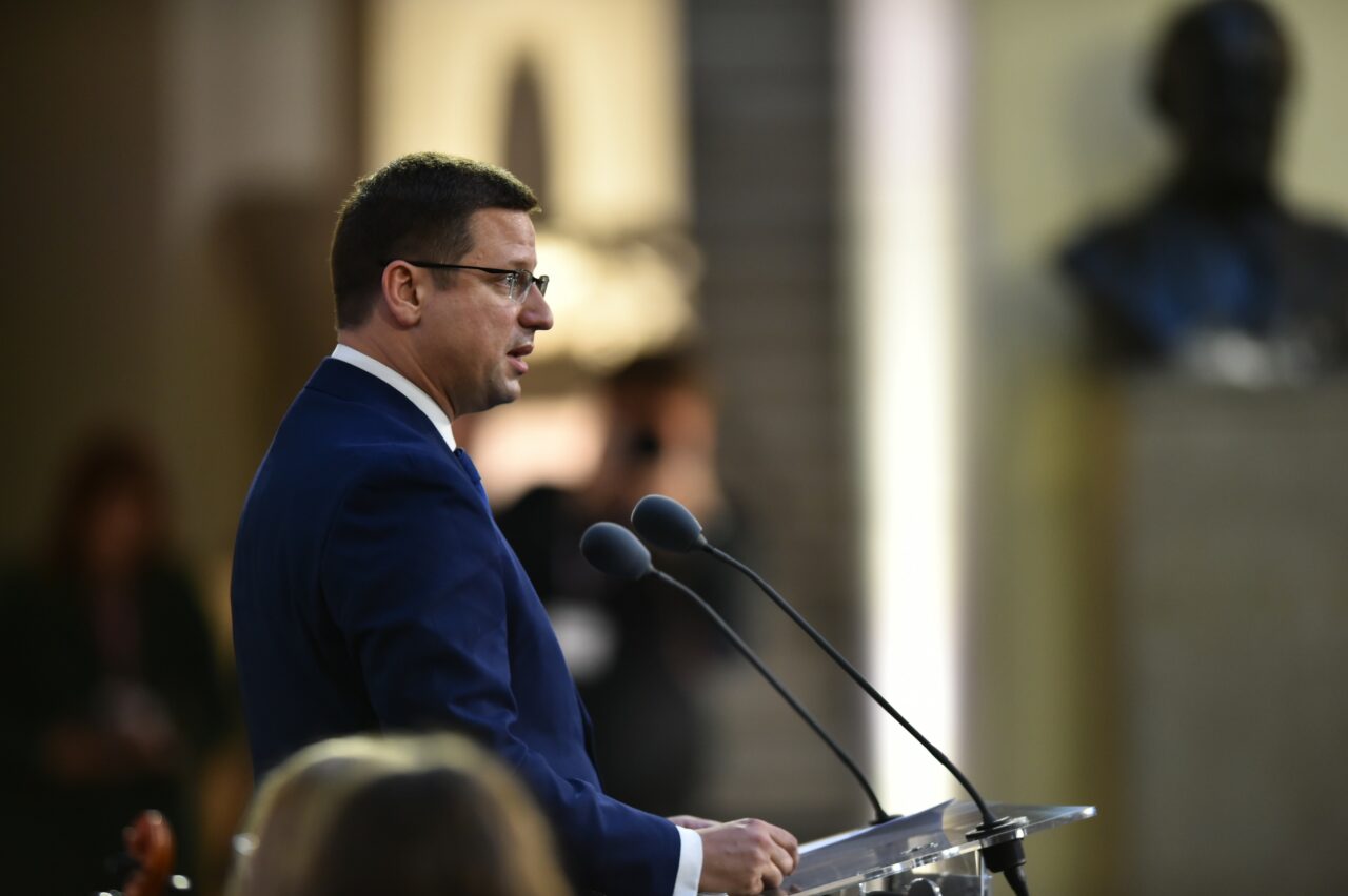 Hackeri străini au PĂTRUNS în sistemele agenției pentru achiziții în domeniul apărării din Ungaria