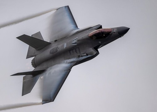 Proiectul de lege al Guvernului privind achiziţia de AVIOANE F-35, adoptat de Senat