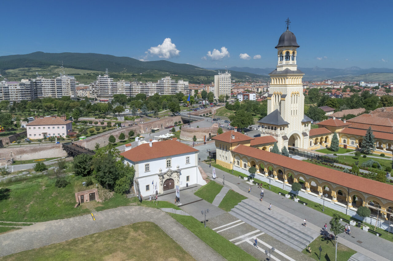 „Taxa pe lene” impusă într-un oraș istoric din România. IMPOZITE majorate cu până la 500% pentru proprietarii de terenuri