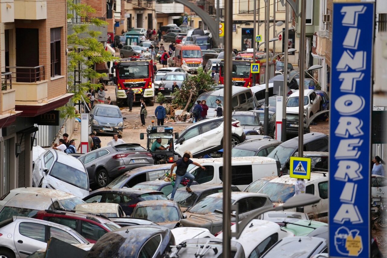 Proteste de stradă la VALENCIA: 25.000 de spanioli au scandat împotriva autorităților!
