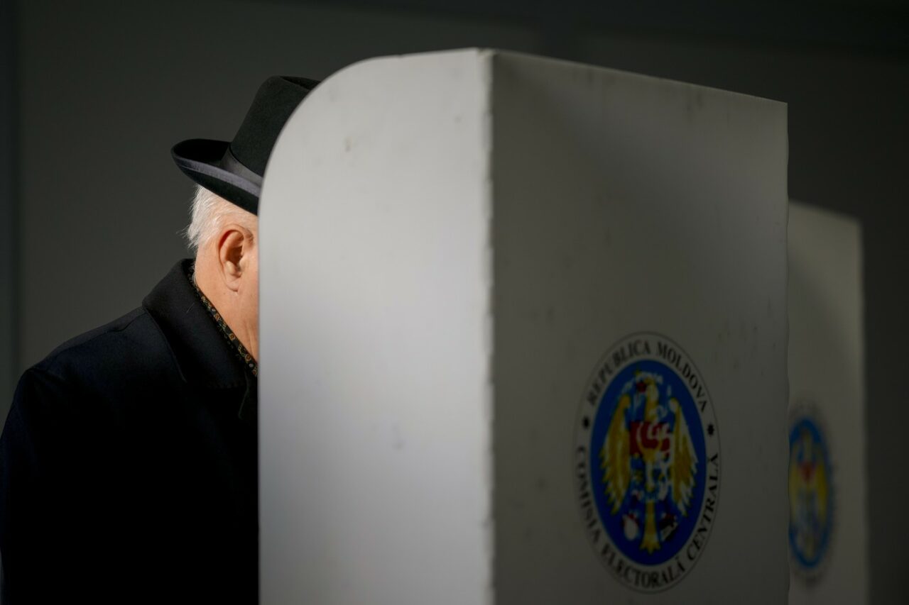 Moldova informează mai multe țări UE că Rusia intenționează să perturbe votul diasporei pentru turul II al alegerilor prezindențiale