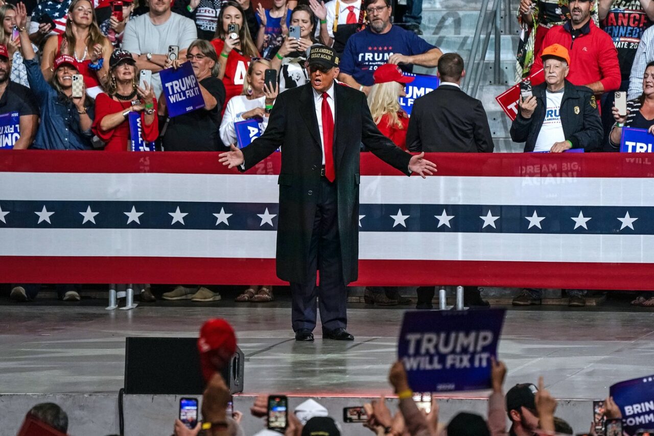 Donald Trump nu poate controla reacția susținătorilor săi în cazul unei înfrângeri: Dacă recționează VIOLENT, nu e problema mea