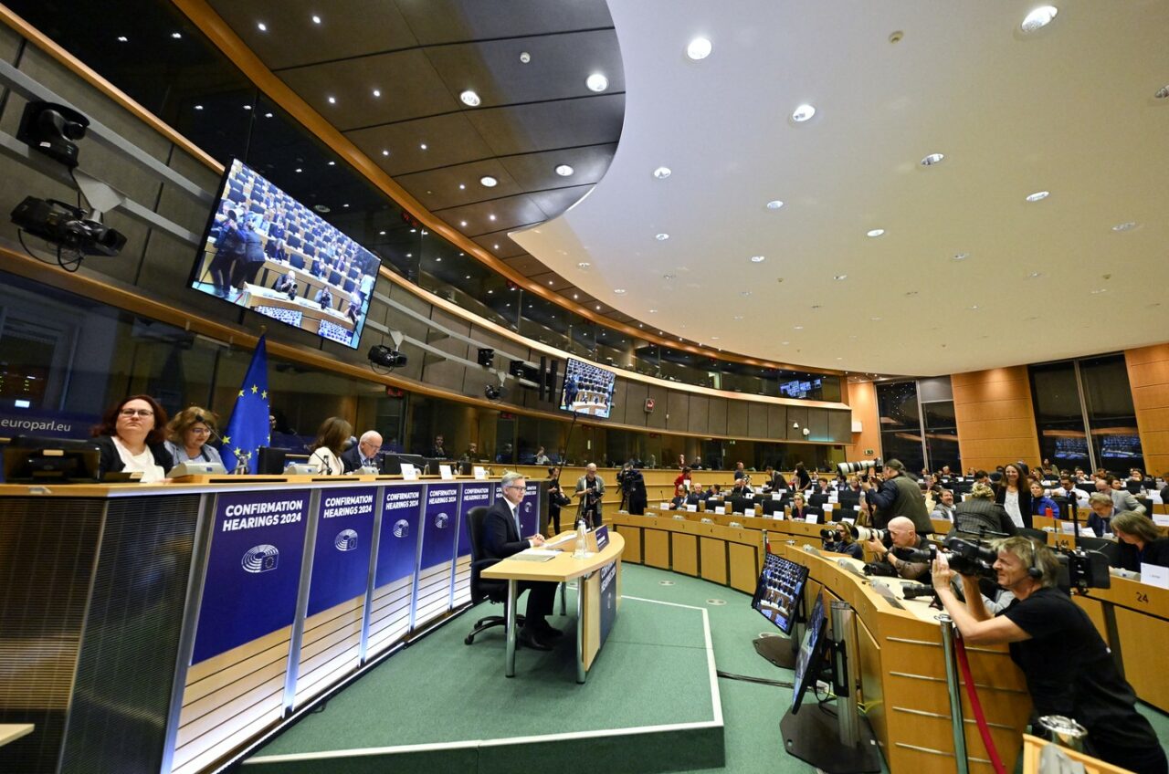 Continuă audierile celor 26 de comisari propuşi pentru noua Comisie Europeană / Roxana MÎNZATU va fi audiată pe 12 noiembrie