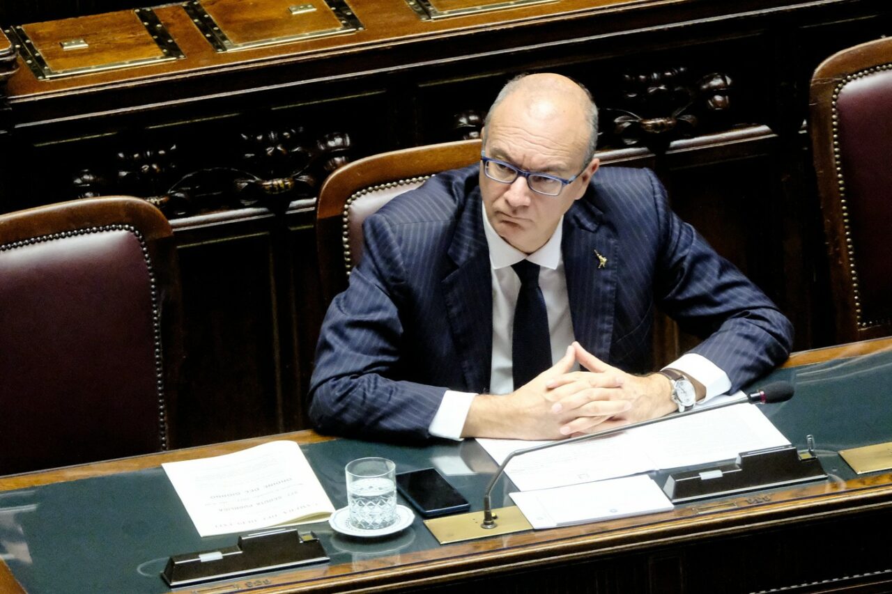 Controversă în ITALIA. Ministrul de Externe a declarat că migrația a dus la creșterea numărului de cazuri de agresiune sexuală