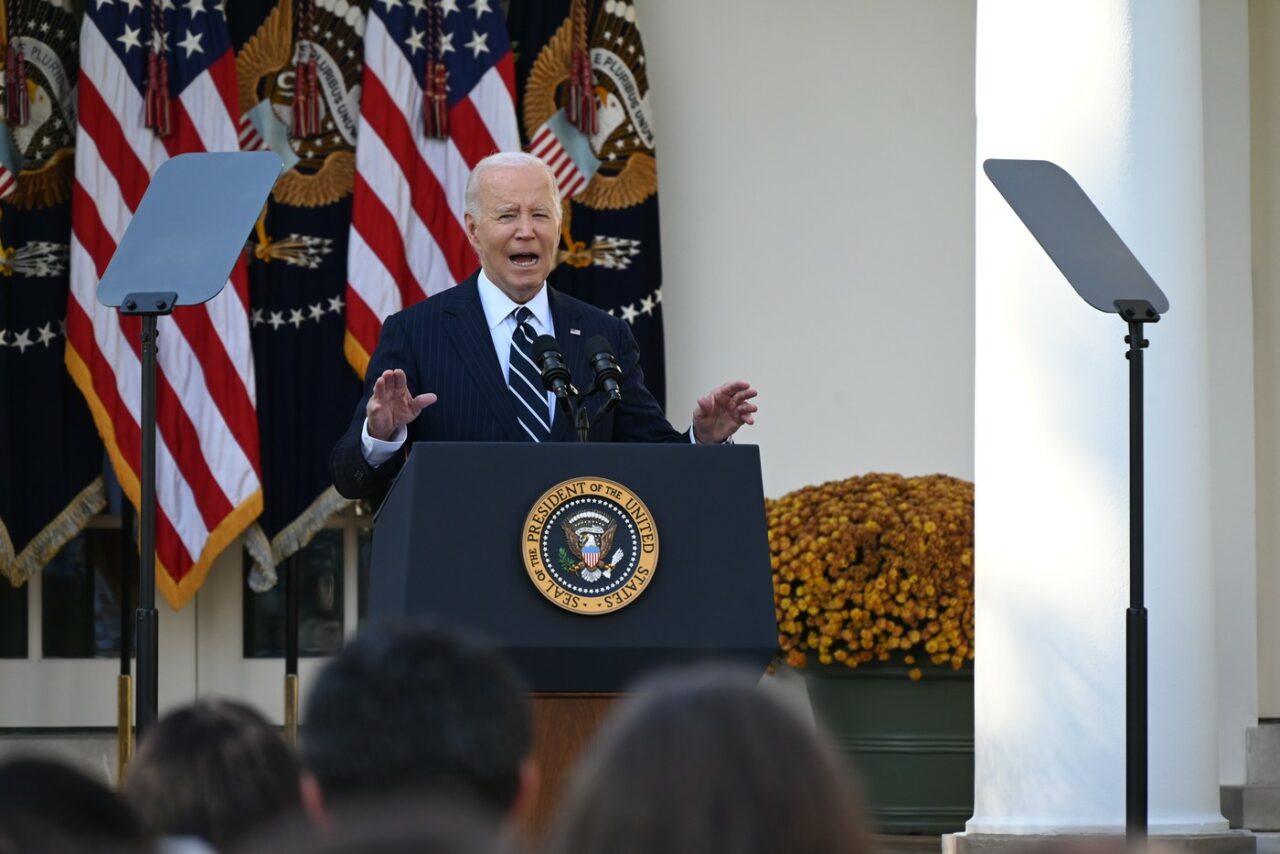 BIDEN l-a felicitat pe Trump și dă asigurări că facilitează tranziția pentru instalarea viitoarei administrații