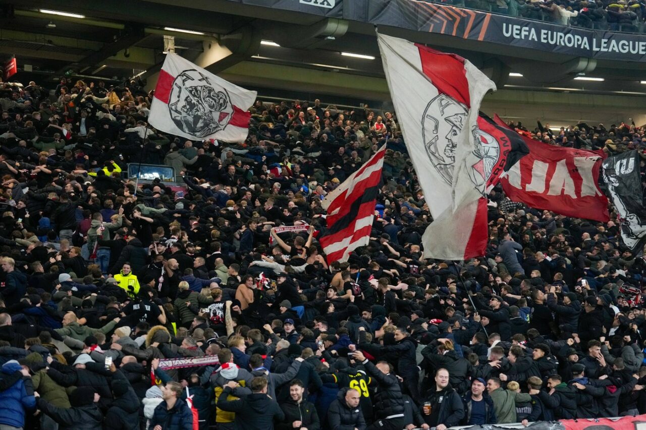 Incident VIOLENT la un meci de fotbal la Amsterdam. Mai mulți suporteri israelieni ar fi fost atacați/Israelul a trimis avioane pentru a-i evacua