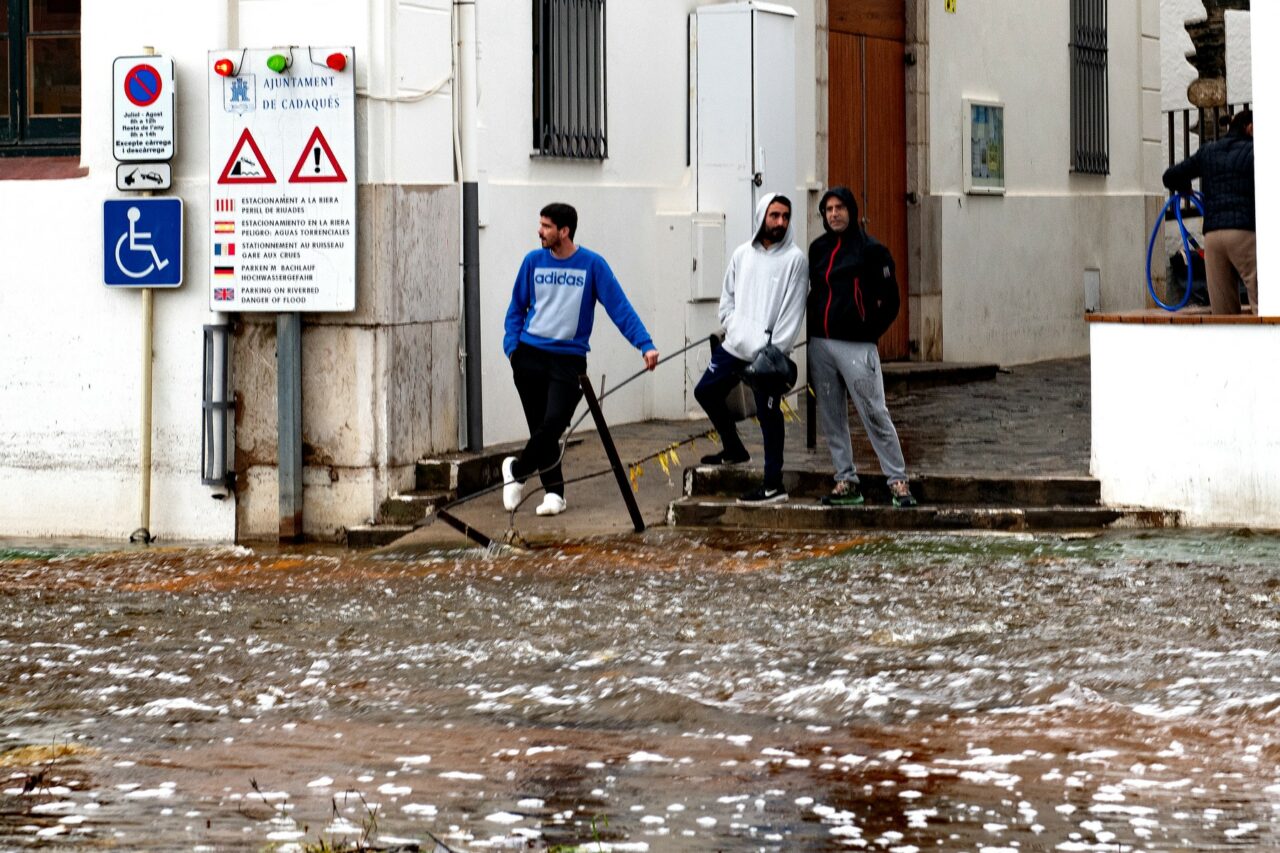 Noi inundații catastrofale au lovit Spania, cu zeci de mașini luate de viituri în Girona