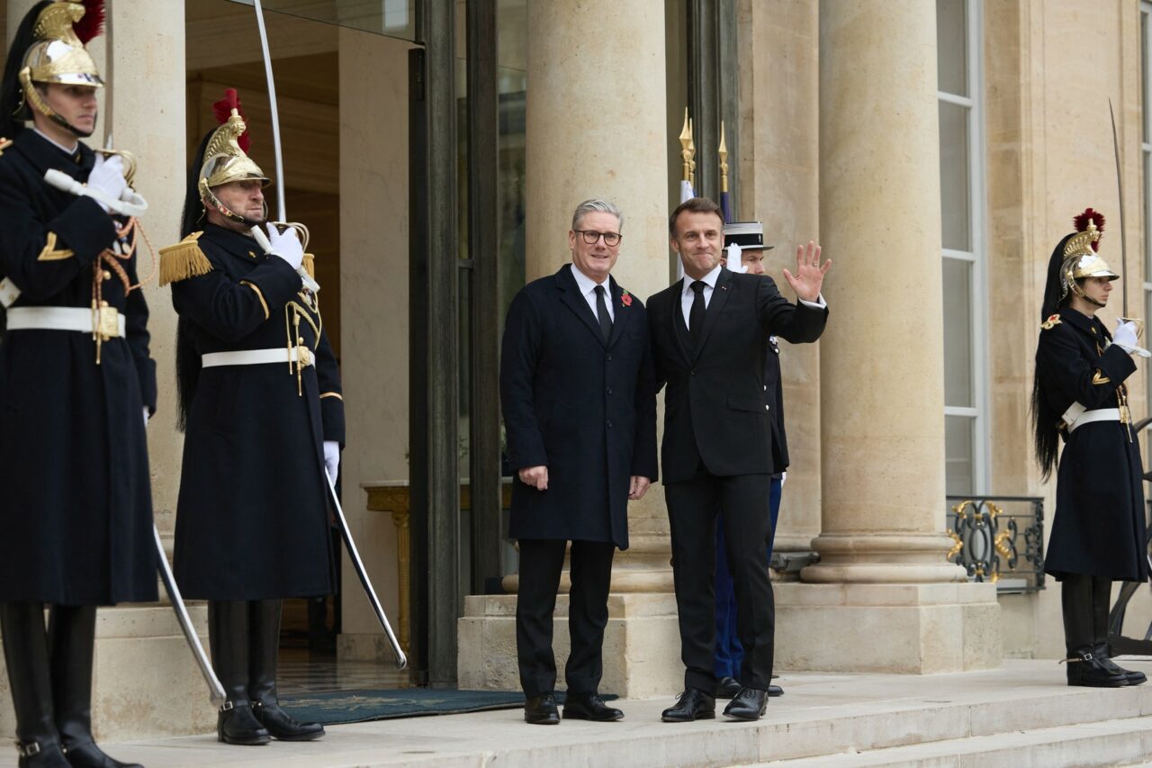 Keir Starmer și Emmanuel Macron discută despre IMPACTUL realegerii lui Trump în funcția de președinte al SUA