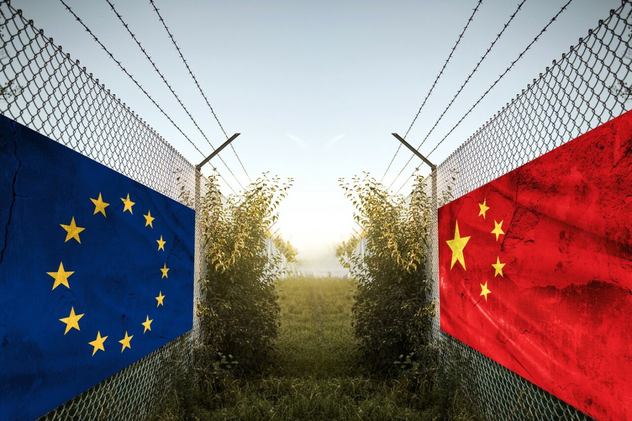 Uniunea Europeană vrea să CONDIȚIONEZE acordarea de subvenții către companiile din China de transferul de tehnologie