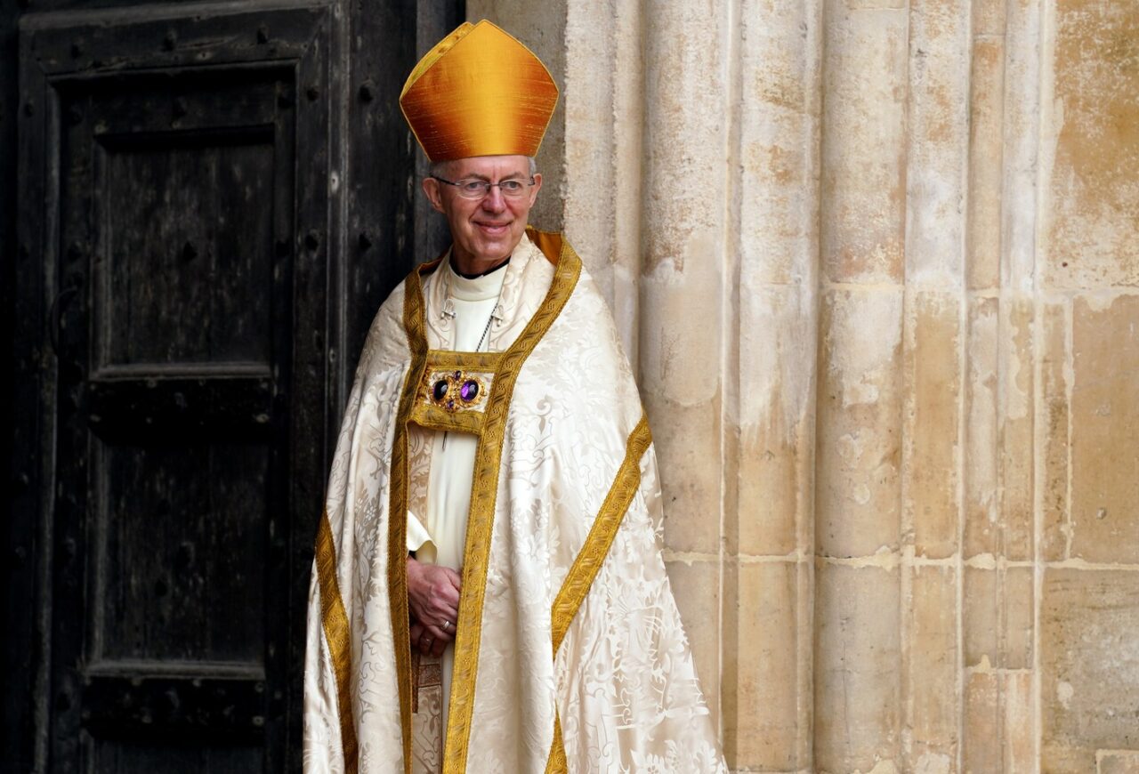 Liderul Bisericii Anglicane a abdicat. Arhiepiscopul de Canterbury, acuzat că a închis ochii la abuzurile SEXUALE ale Bisericii asupra COPIILOR
