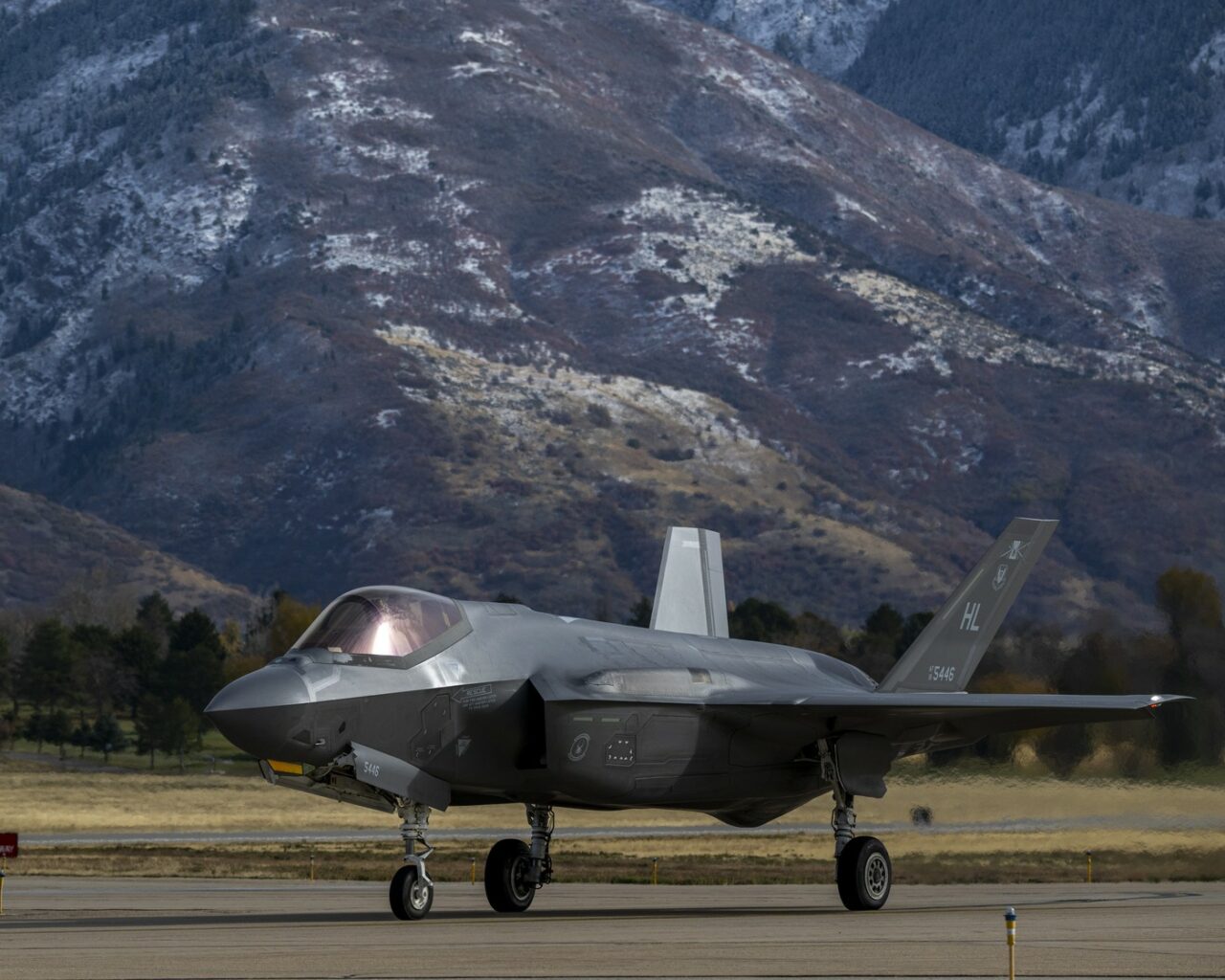 Armata României se înzestrează cu 32 de avioane F-35, în valoare de 6,5 miliarde de dolari / Klaus Iohannis a promulgat legea