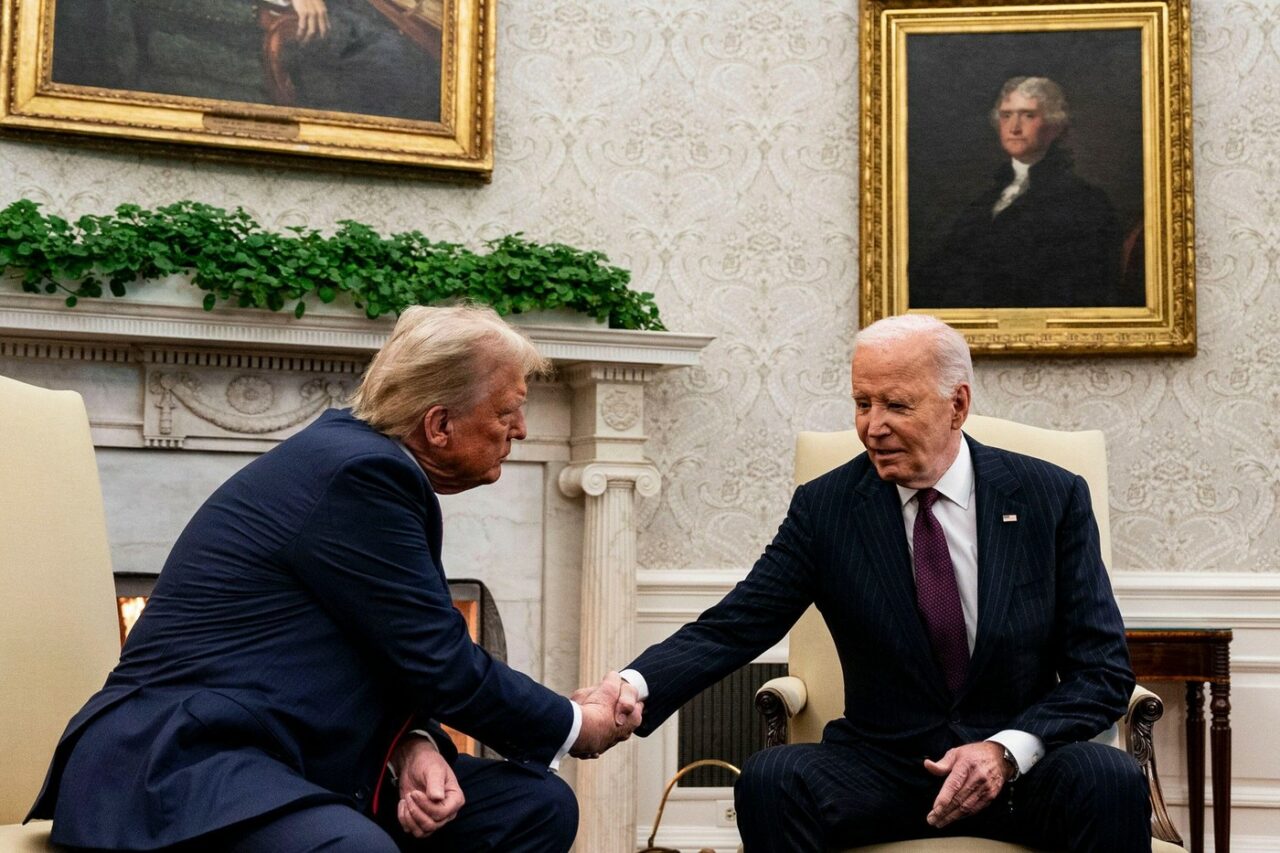 Axios.com: TRUMP nu respectă procedurile tranziției, generând preocupări de securitate