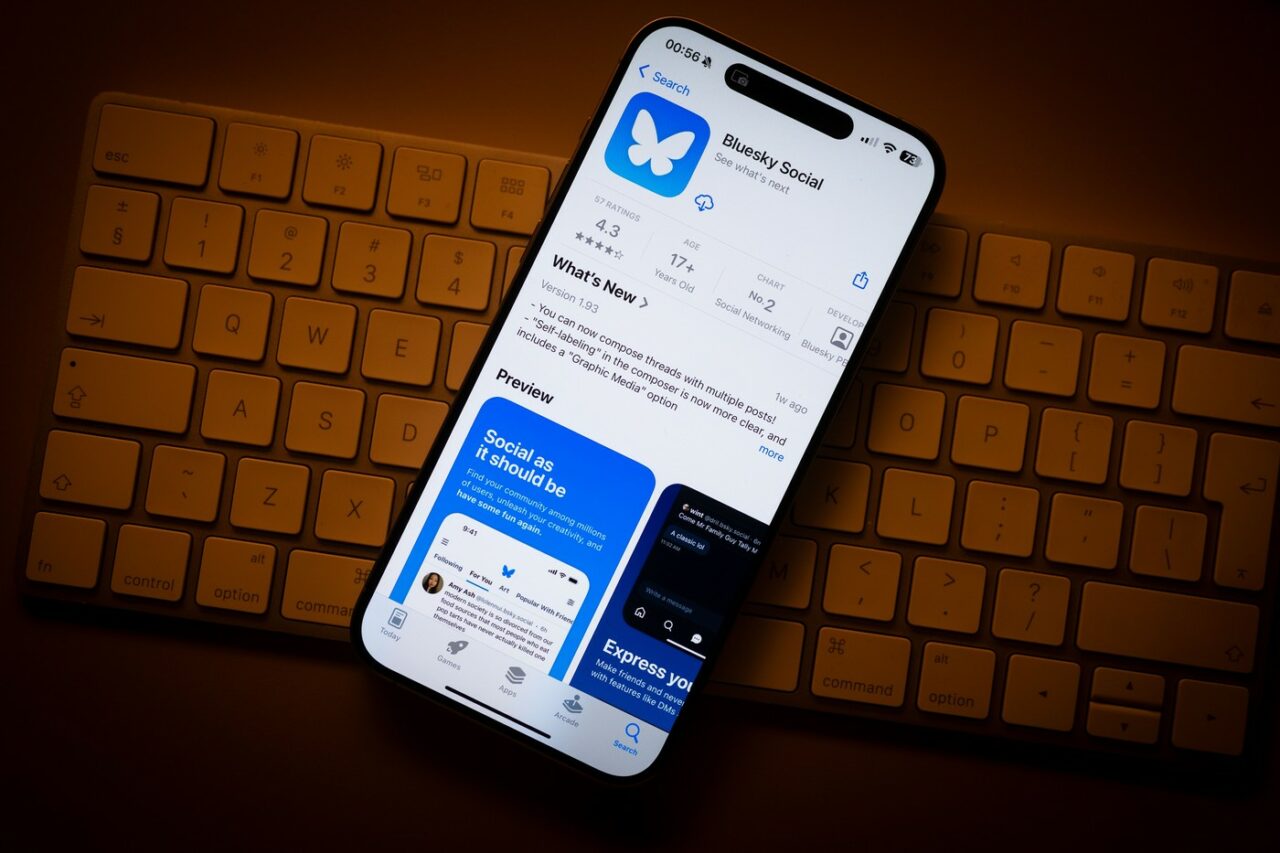 Noua rețea socială Bluesky atrage un MILION de noi utilizatori pe zi