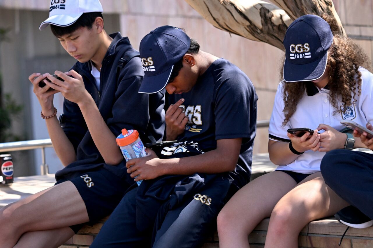 O premieră mondială: Australia INTERZICE accesul tinerilor sub 16 ani la social media