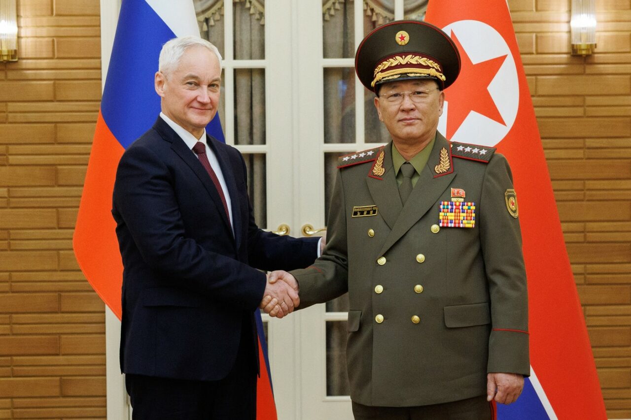 Ministrul rus al Apărării a mers în vizită în Coreea de Nord. Care a fost subiectul discuțiilor