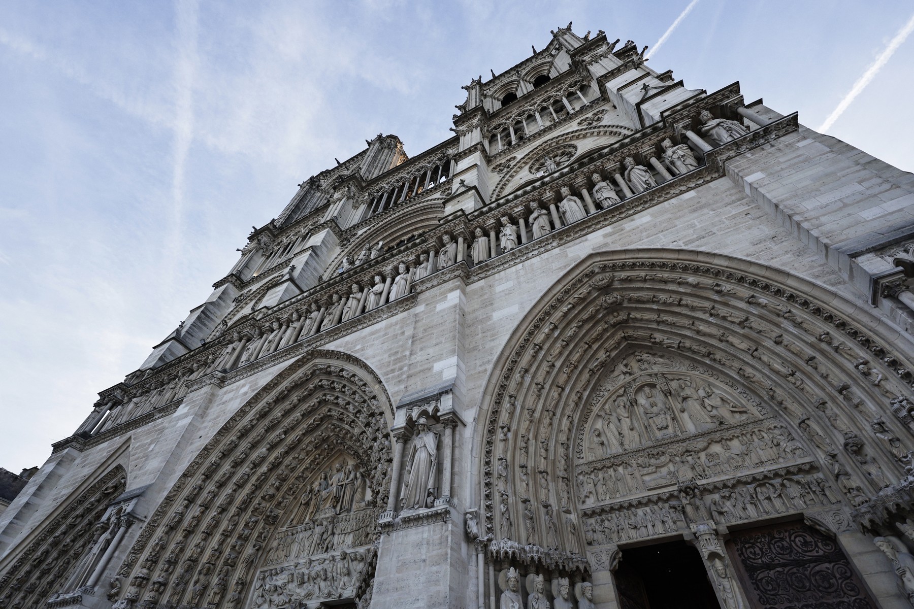 Catedrala Notre-Dame: Restaurată și Redeschisă pentru Public