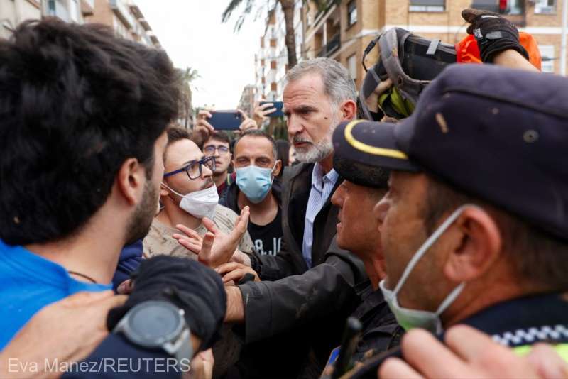 Guvernul Pedro Sanchez acuză EXREMA DREAPTĂ de atacul civililor asupra Casei Regale din Valencia. Primarul din Paiporta susține ambiguu afirmația