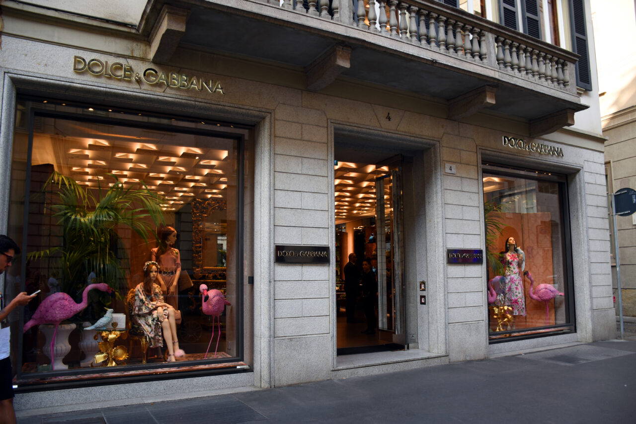 Premieră: Fifth Avenue a pierdut poziția de cea mai SCUMPĂ arteră comercială din lume. Noua ocupantă a primului loc se află în Europa