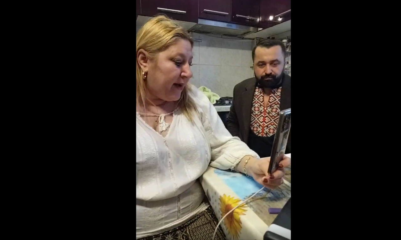 Poliția cercetează un DEPUTAT care și-a filmat buletinul, în cabină/ Parlamentarul a scris numele Dianei ȘOȘOACĂ și-a anulat votul