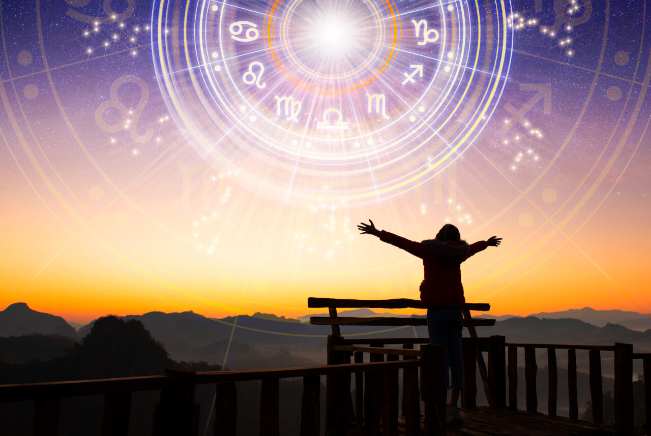 Aceste 4 ZODII sunt binecuvântate de Fecioara Maria în 2025. Primesc protecție divină și prosperă pe toate planurile