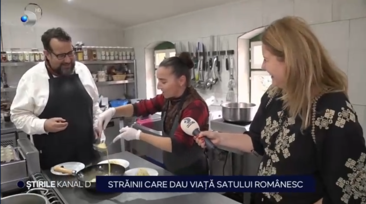 Doi soți din Germania își trăiesc povestea de viață în România. Au venit în vacanță și nu au mai vrut să plece, reabilitând un SAT întreg