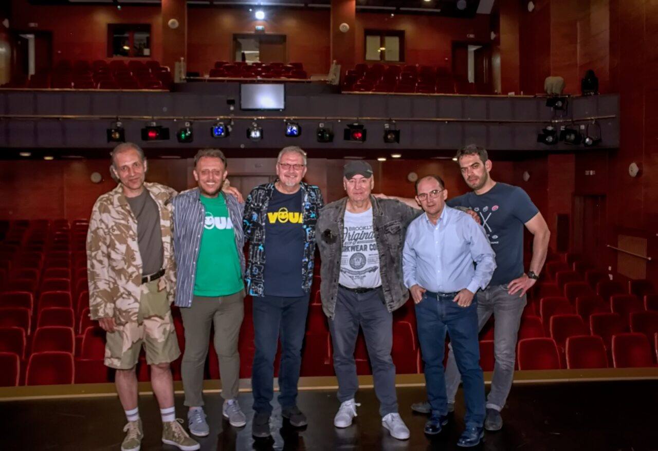 „Școala de agenți”, un nou spectacol muzical-umoristic marca „VOUĂ” la Teatrul „Constantin Tănase”. „Două ore de râs sănătos, cadou pentru suflet”