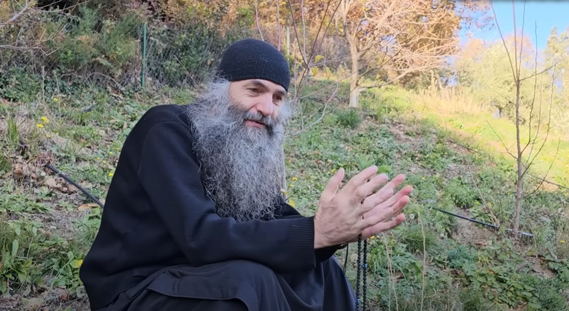 Cum se ține, de fapt, Postul Crăciunului. Sfaturile părintelui PIMEN: „Nu trebuie să ne ducem după diete speciale”