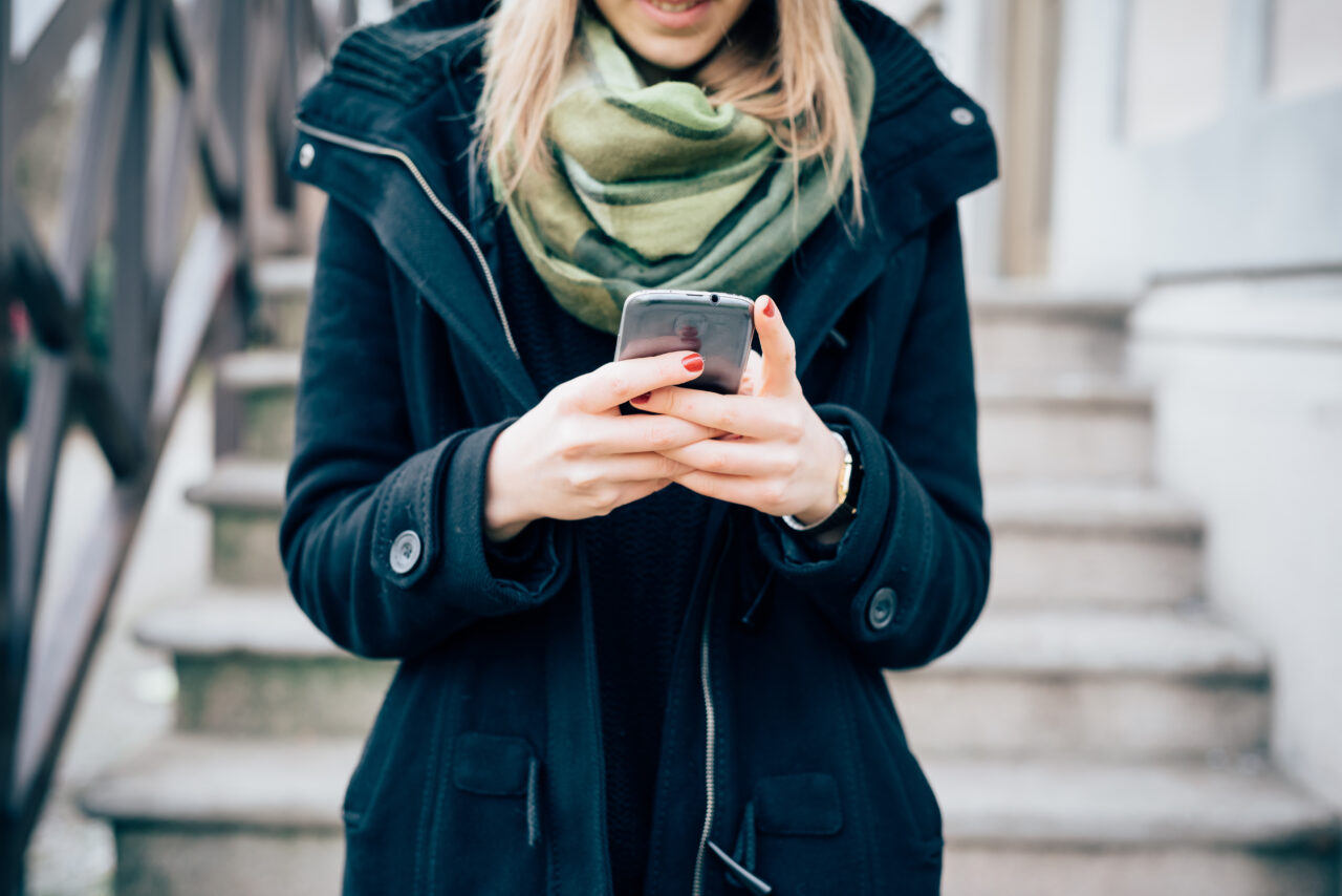 Studiu OMS: România, pe primul loc în Europa la folosirea problematică a platformelor de social media de copii și adolescenți