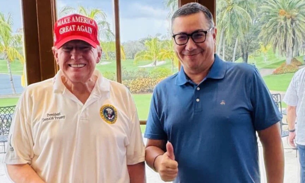 Victor Ponta, surprins într-o NOUĂ IMAGINE, alături de Donald Trump la Mar-a-Lago. Fostul premier DEMONTEAZĂ acuzațiile detractorilor