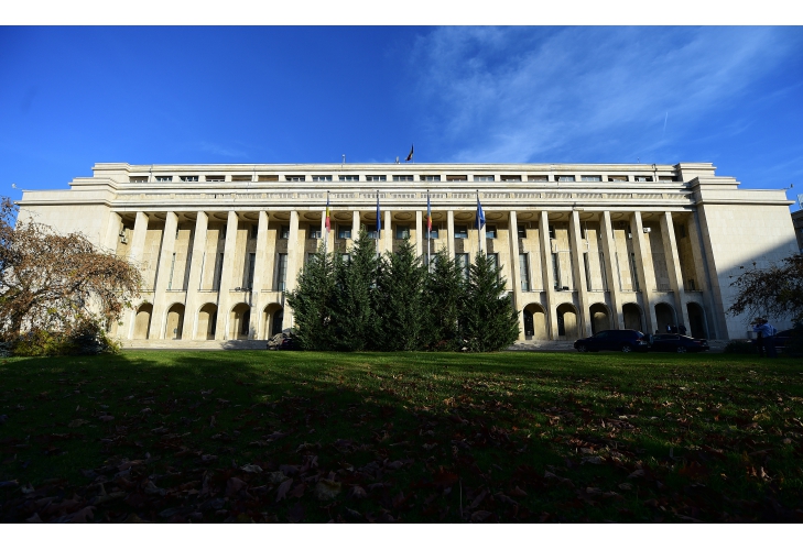 Noi negocieri la Guvern: PSD, PNL și UDMR discută împărțirea ministerelor, fără USR la masă
