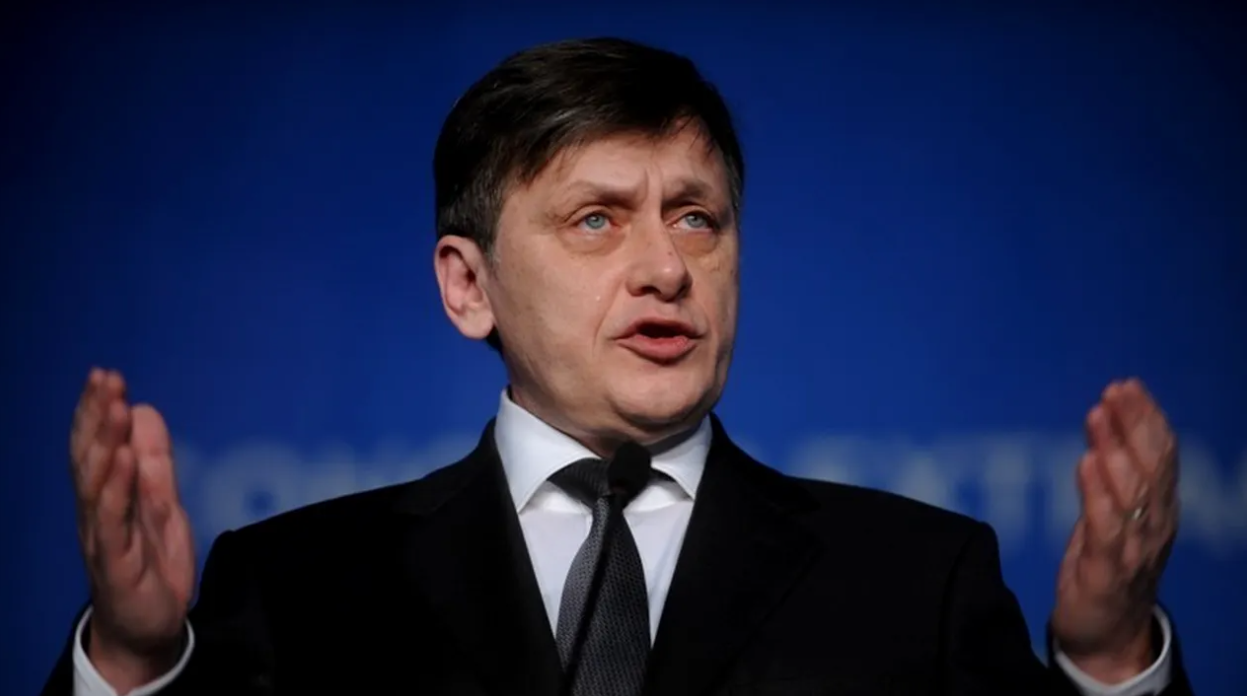 Crin Antonescu revine în politică ca președinte interimar PNL-PSD-UDMR | sursa foto: Gandul