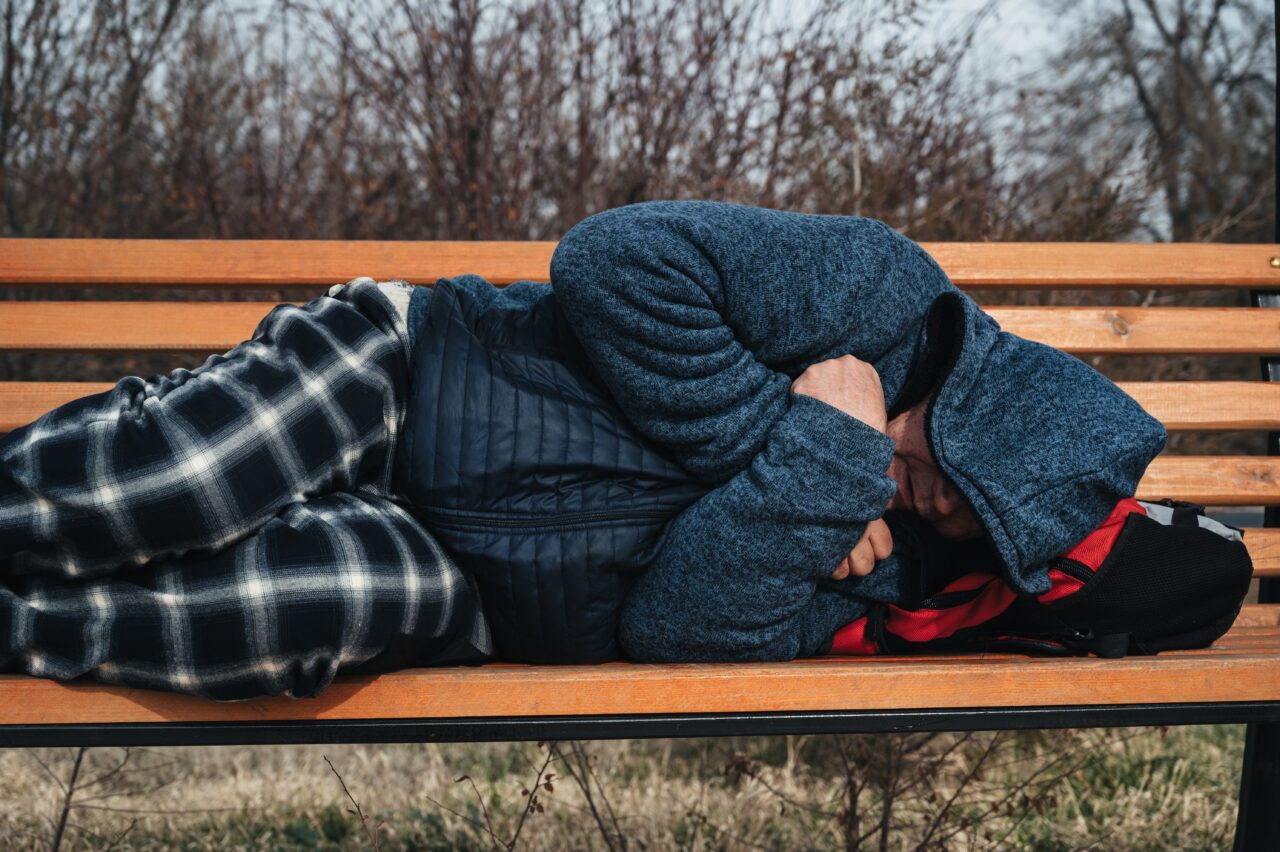 Un român cu venituri considerabile doarme pe străzile din Zürich, Elveția. Care sunt motivele