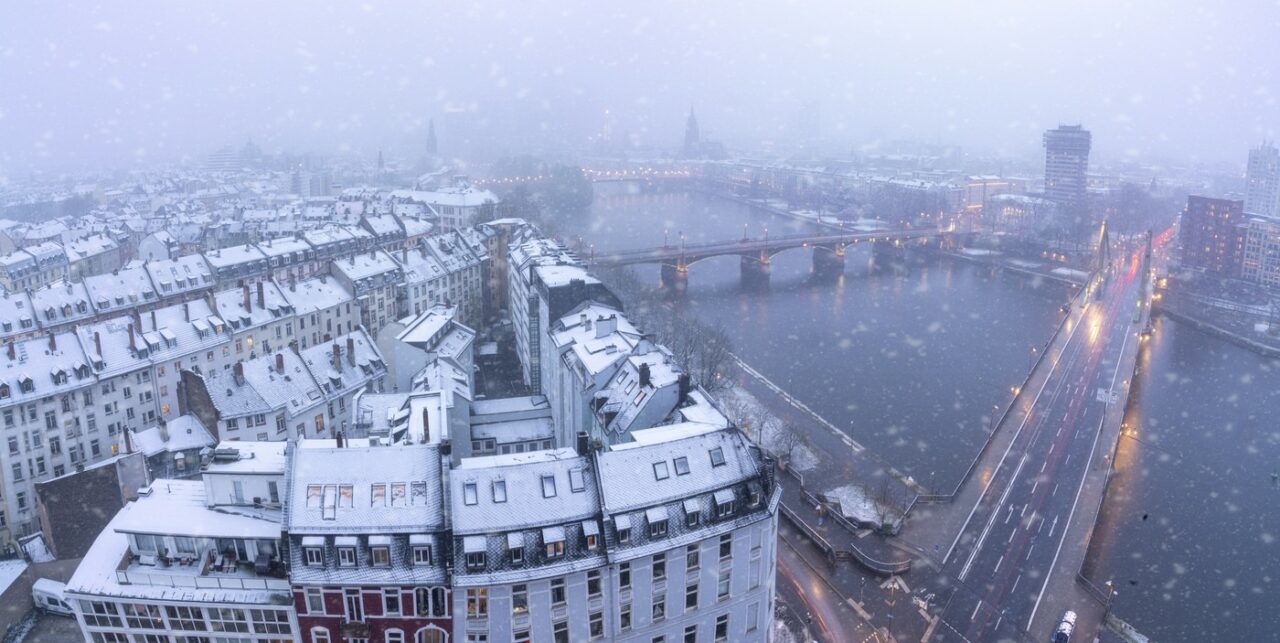 Ciclonul de iarnă lovește Europa. Sunt anunțate NINSORI abundente, frig extrem și condiții meteo dificile